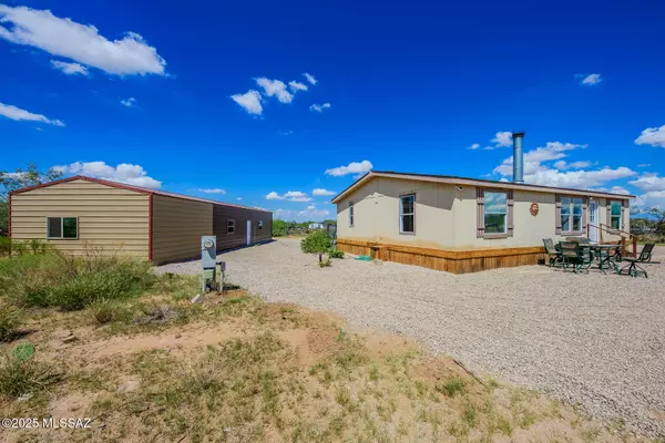 Vail, AZ 85641,1695 W Hillock Street