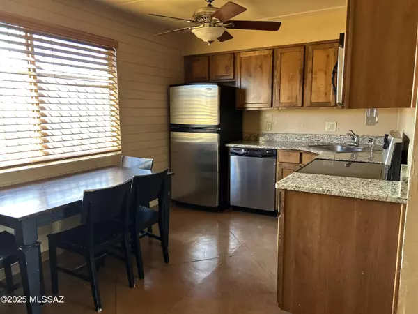 Tucson, AZ 85719,55 N Cherry Avenue #105