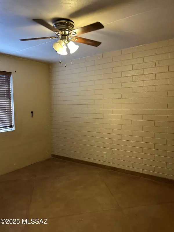 Tucson, AZ 85719,55 N Cherry Avenue #105