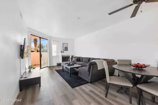 Tucson, AZ 85718,5675 N Camino Esplendora  #1103