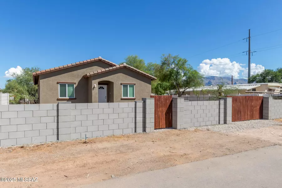 916 W Garnette Street, Tucson, AZ 85705