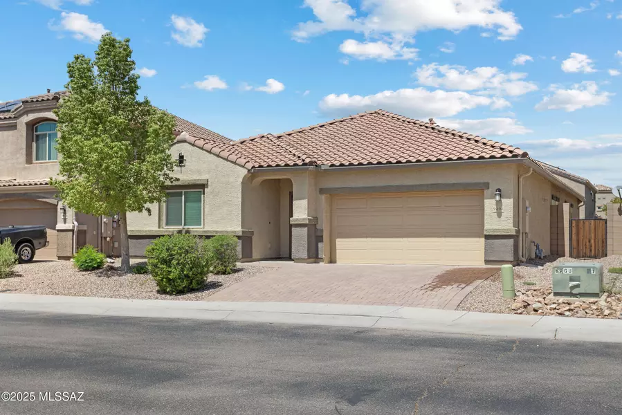 9002 W Rolling Springs Drive, Marana, AZ 85653
