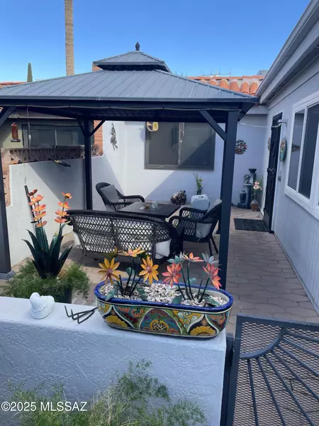 292 N Calle Del Diablo, Green Valley, AZ 85614