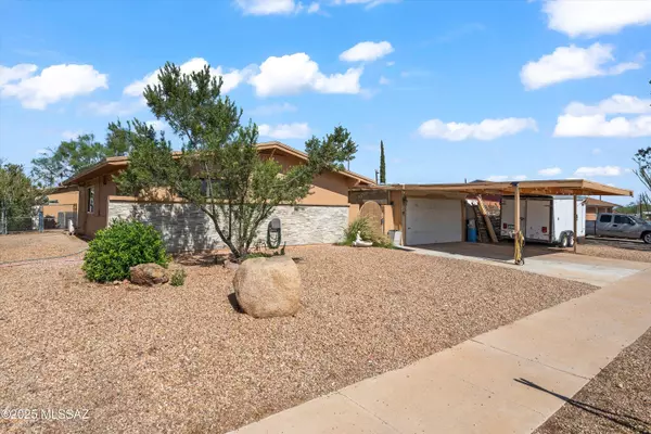 406 S Holcomb Circle, Corona De Tucson, AZ 85641