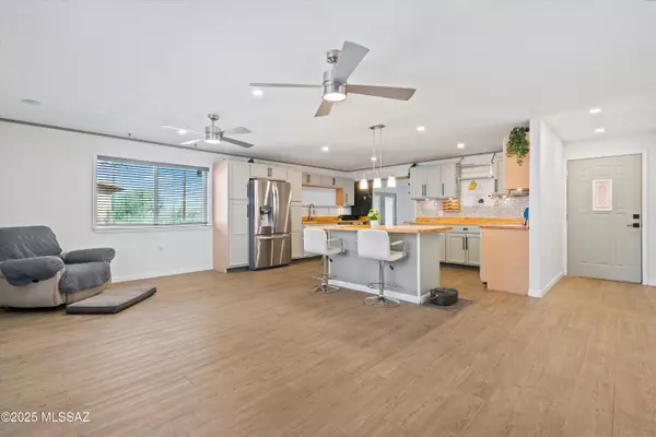 Corona De Tucson, AZ 85641,406 S Holcomb Circle