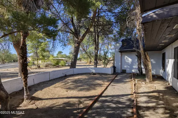 Oro Valley, AZ 85737,225 W Oro Valley Drive