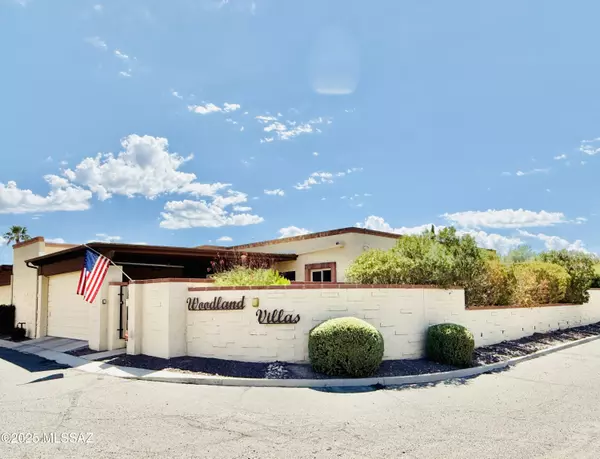 8110 E Rivenoak Circle, Tucson, AZ 85715