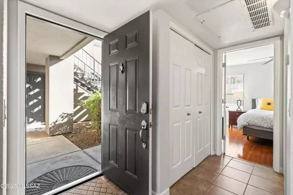 Tucson, AZ 85750,5855 N Kolb Road #4105