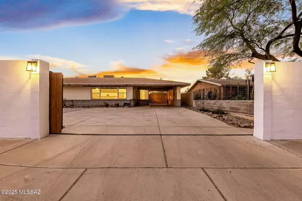 Tucson, AZ 85711,933 N Columbus Boulevard