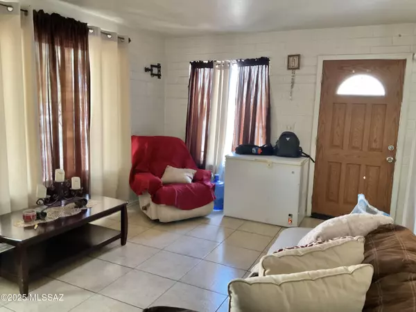 Tucson, AZ 85714,303 & 305 E Palmdale Street