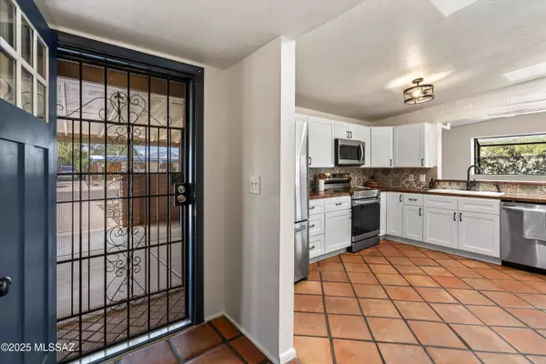 Tucson, AZ 85730,8444 E Louise Drive