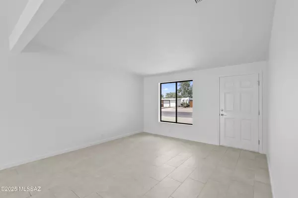 Tucson, AZ 85710,6502 E Calle Bootis