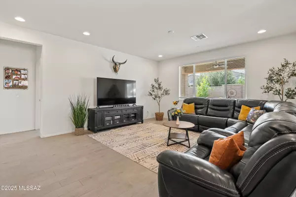 Sahuarita, AZ 85629,15438 S Camino Napo