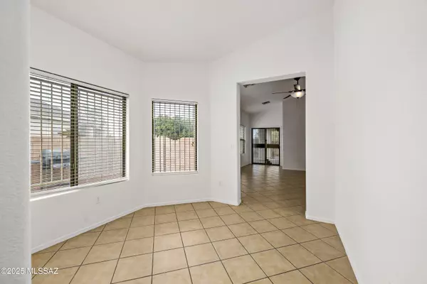 Tucson, AZ 85705,2488 W Waterway Place