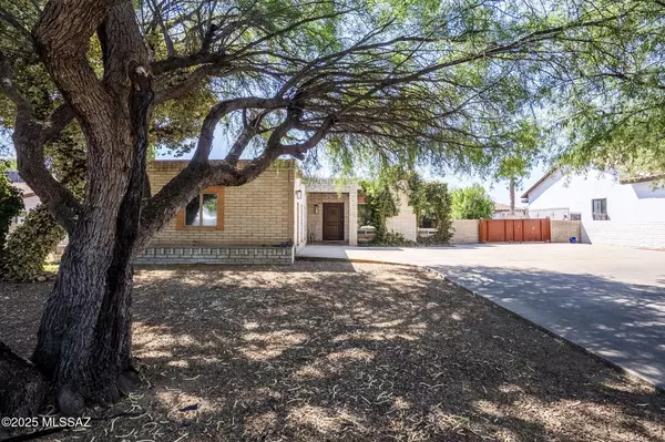 Nogales, AZ 85621,1911 W Meadow Hills Drive
