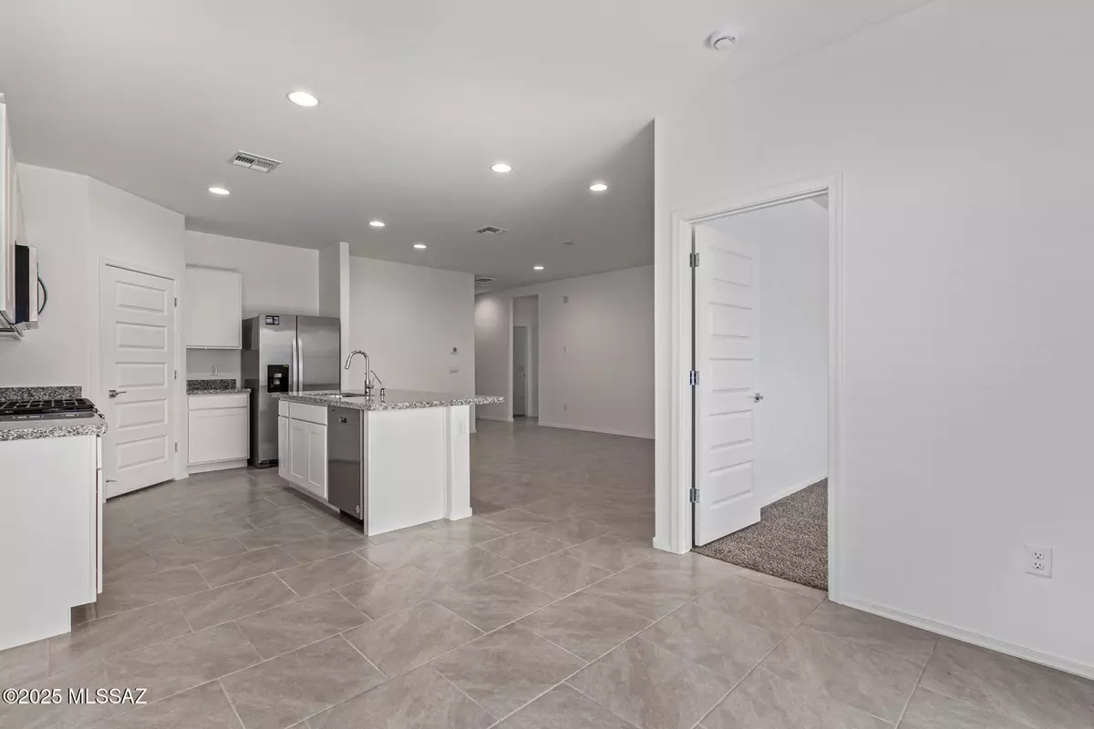 Vail, AZ 85641,13968 E Crotalus WayE