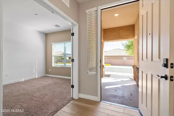 Marana, AZ 85653,9847 N Fulbrook Way