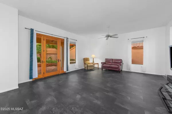 Oro Valley, AZ 85755,1629 E Broken Bow Way