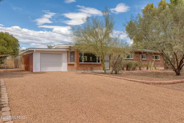 Tucson, AZ 85711,5921 E Oak Street