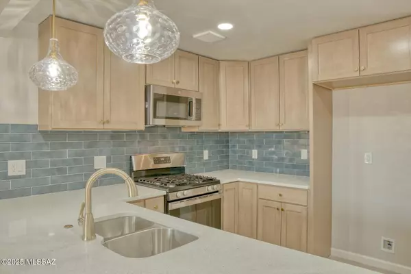 Tucson, AZ 85711,602 N Swan Road