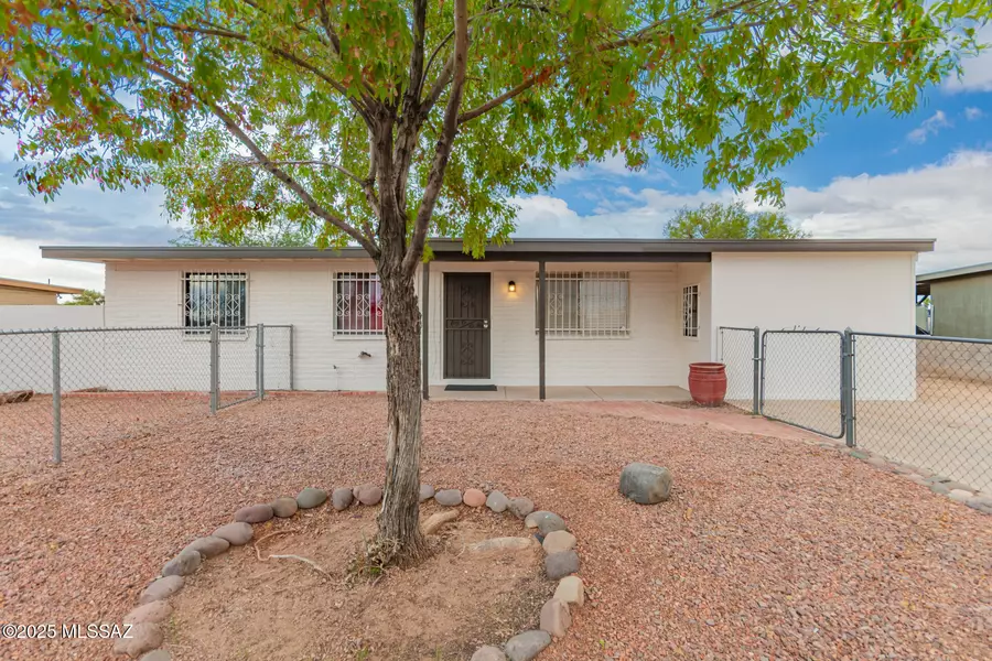 7241 E Pomegranate Street, Tucson, AZ 85730