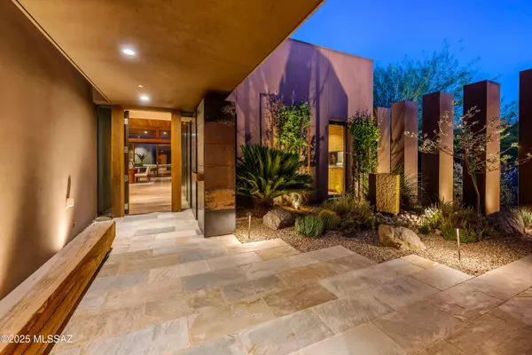 Tucson, AZ 85739,5000 E Via Estancia Miraval #8