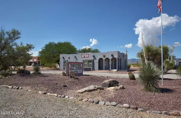 585 N Frontage Road, Pearce, AZ 85625