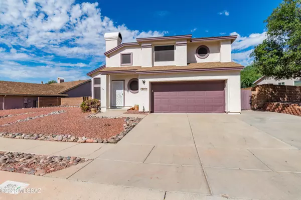 9151 N Eaglestone Loop, Tucson, AZ 85742