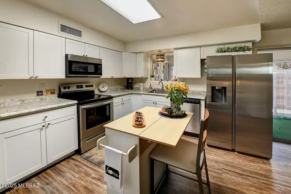 8 S Calcite Drive, Tucson, AZ 85745