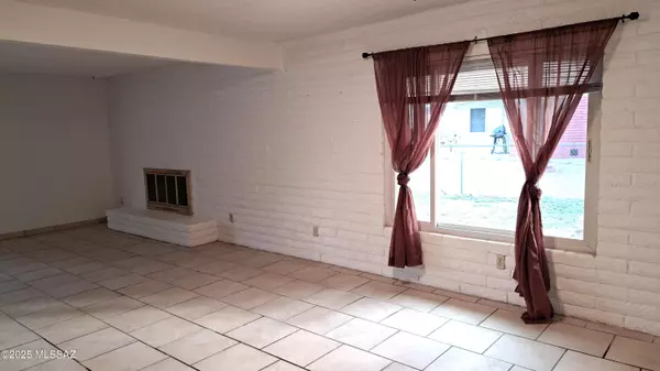 Pearce, AZ 85625,904 E Christmas Tree Lane