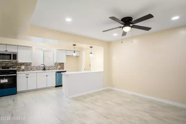 Tucson, AZ 85710,2117 S Torrey Pines Circle