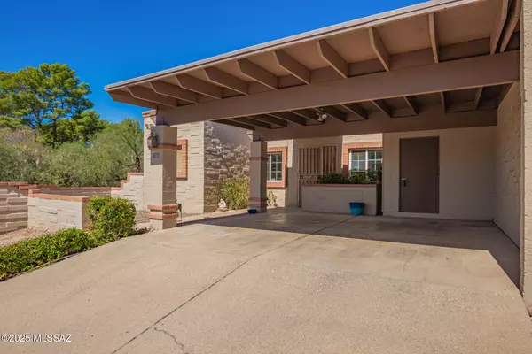 Tucson, AZ 85715,8111 Daniella Ci E