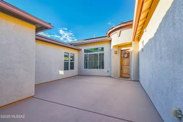 Oro Valley, AZ 85755,1220 W Calabria Court