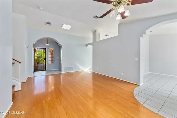 Oro Valley, AZ 85737,387 E Shore Cliff Place