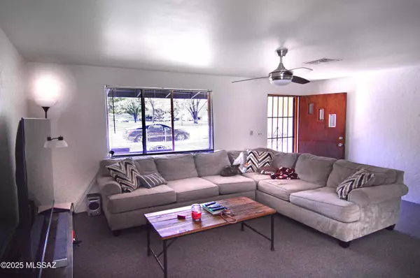 Patagonia, AZ 85624,370 Naugle Avenue