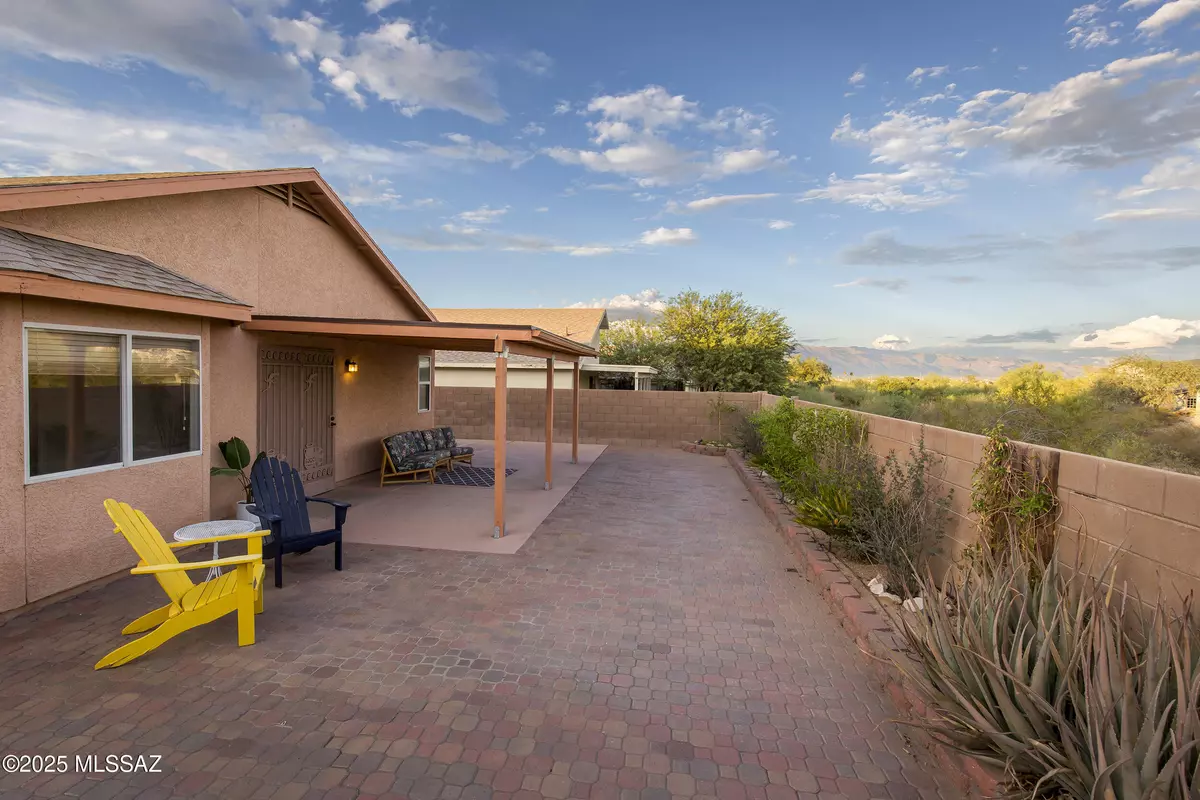 Tucson, AZ 85745,1310 N Falcon Ridge Drive