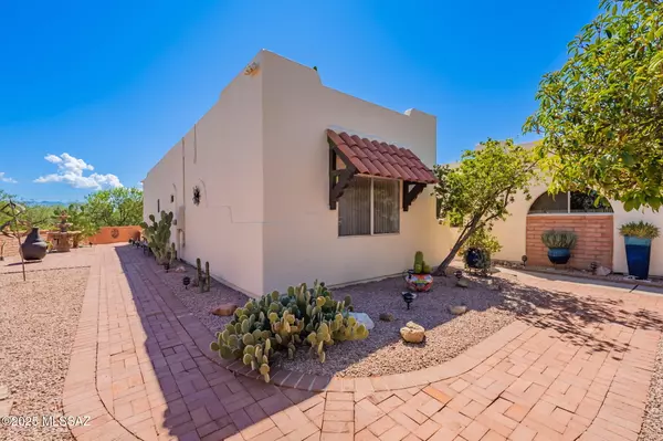 Green Valley, AZ 85614,990 N Camino De Luz