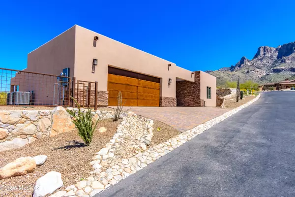 2399 Della Roccia Court, Oro Valley, AZ 85737