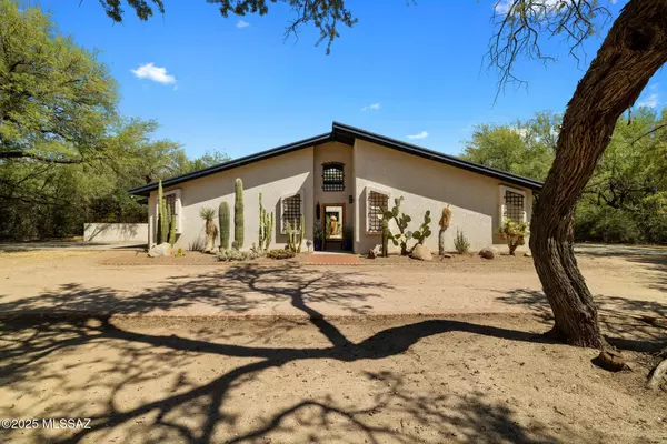 2042 N Soldier Trail, Tucson, AZ 85749