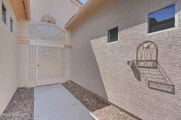 Green Valley, AZ 85622,2305 W Calle Balaustre