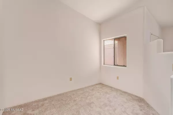 Tucson, AZ 85745,2204 W Silver River Way