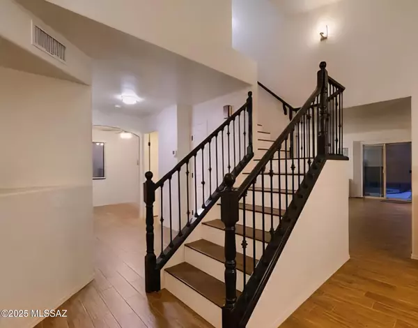 Oro Valley, AZ 85755,10317 N MINERAL SPRING Lane