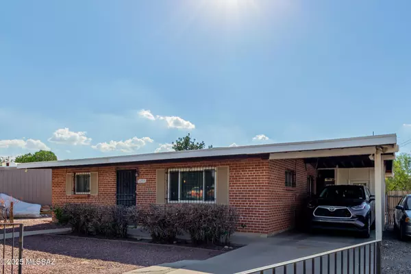 2777 N Alvernon Way, Tucson, AZ 85712