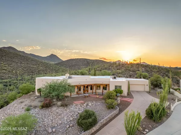 875 N Canyon Moonlight Place, Tucson, AZ 85745