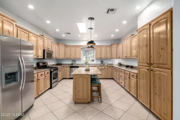 Tucson, AZ 85716,242 S Country Club Road