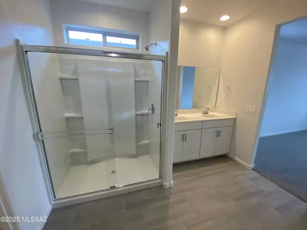 Tucson, AZ 85743,9821 N Summerstone Avenue