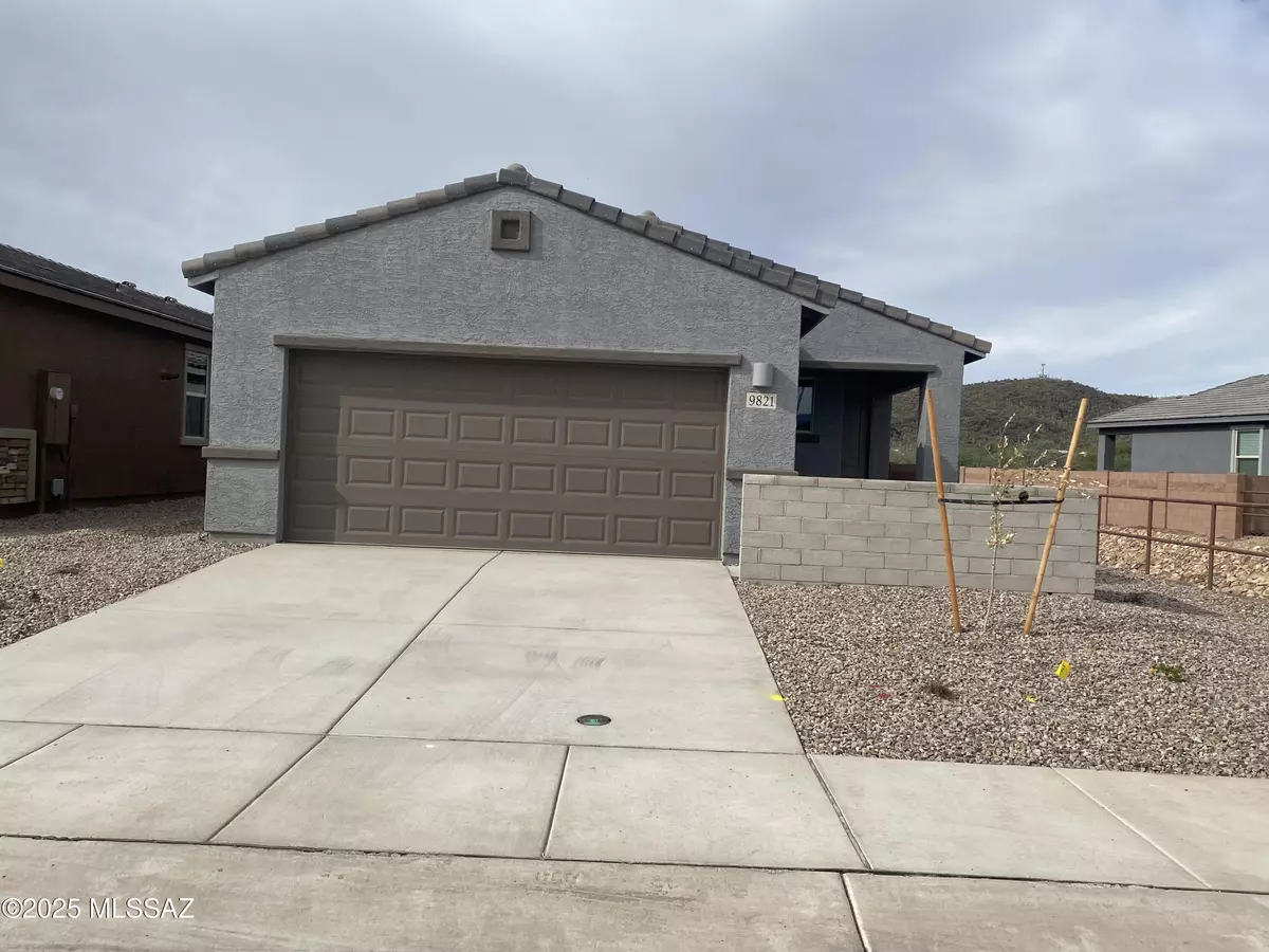 Tucson, AZ 85743,9821 N Summerstone Avenue