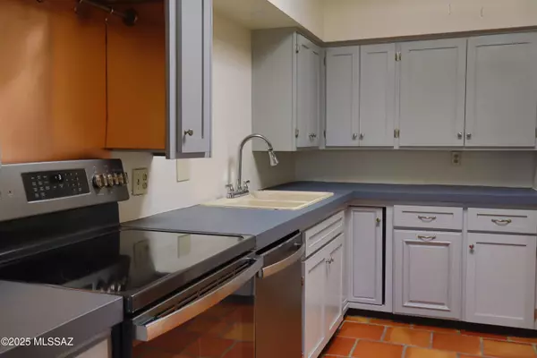 5213 N Tigua Drive, Tucson, AZ 85704