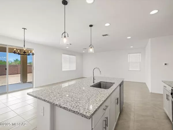 Tucson, AZ 85757,6914 W Indian Clover Way