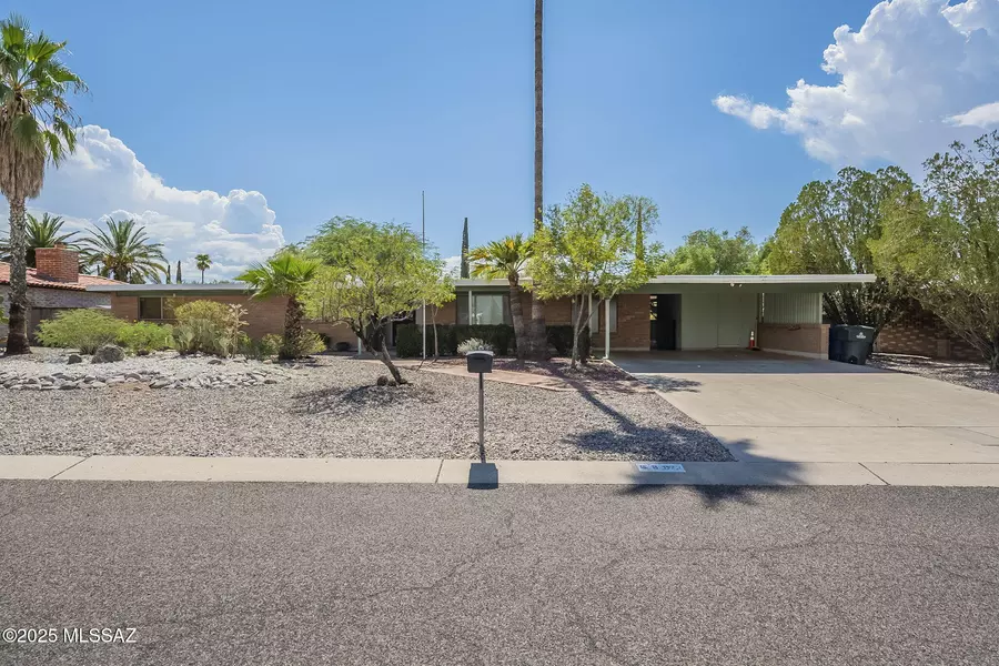 6802 E Rosewood Circle, Tucson, AZ 85710